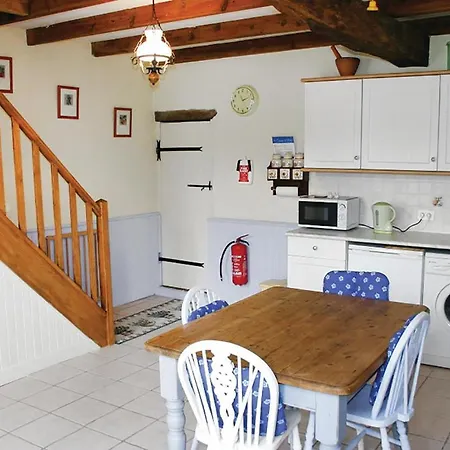 1 Bedroom Lovely In Naudouin Holiday home *